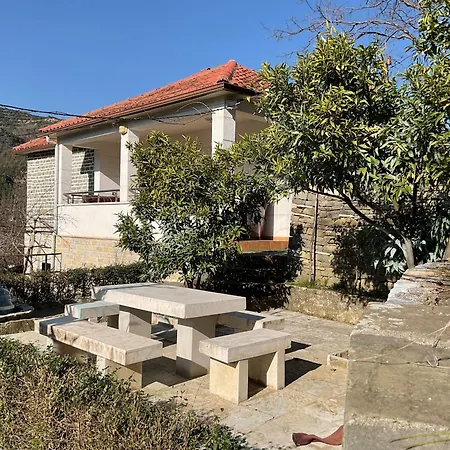 Garden Near Osum Canyon & Cooking Experience 빌라 *
